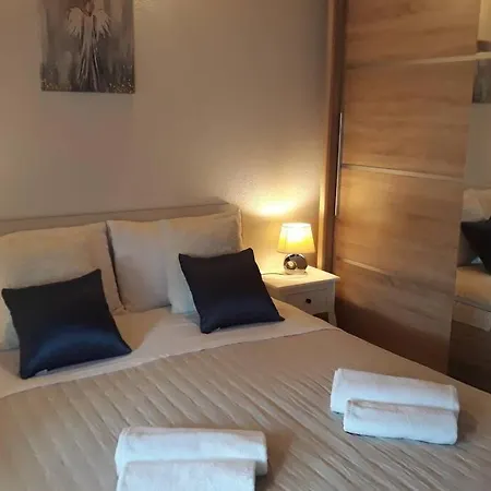 Rural Shala Vakantiehuis Bol